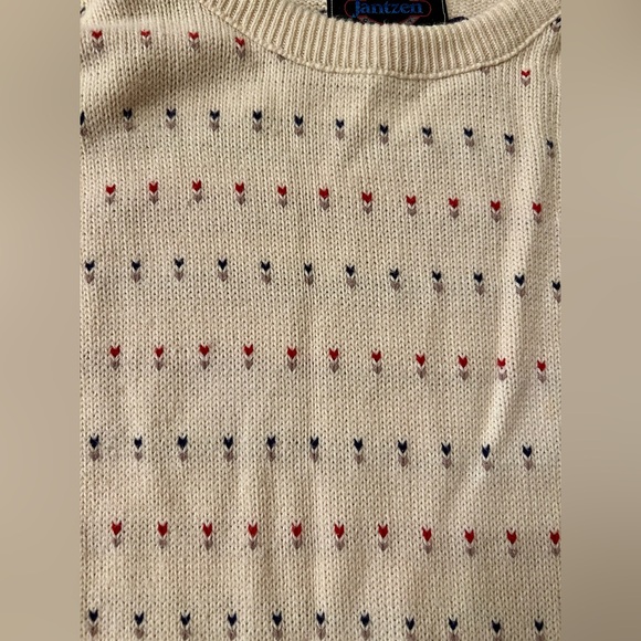 Vintage Jantzen crew neck sweater. - Picture 2 of 6